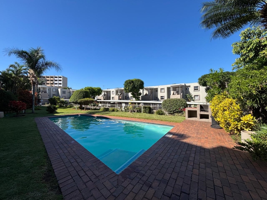 1 Bedroom Property for Sale in Essenwood KwaZulu-Natal