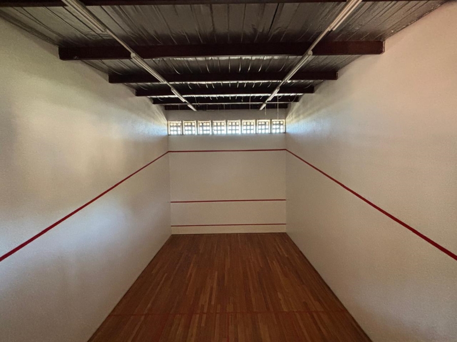 1 Bedroom Property for Sale in Essenwood KwaZulu-Natal