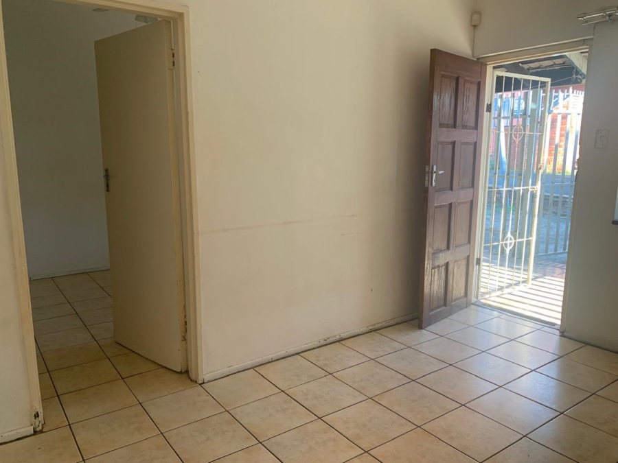 To Let 1 Bedroom Property for Rent in Empangeni Central KwaZulu-Natal
