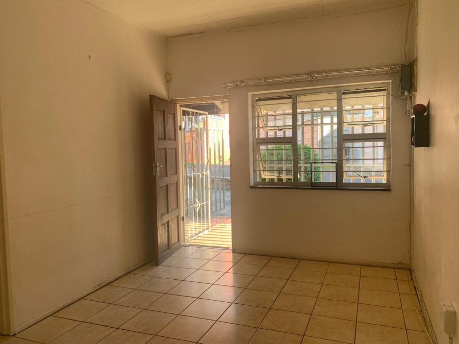 To Let 1 Bedroom Property for Rent in Empangeni Central KwaZulu-Natal