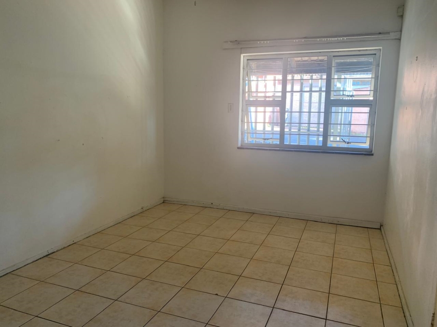 To Let 1 Bedroom Property for Rent in Empangeni Central KwaZulu-Natal