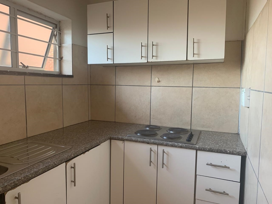 To Let 1 Bedroom Property for Rent in Empangeni Central KwaZulu-Natal