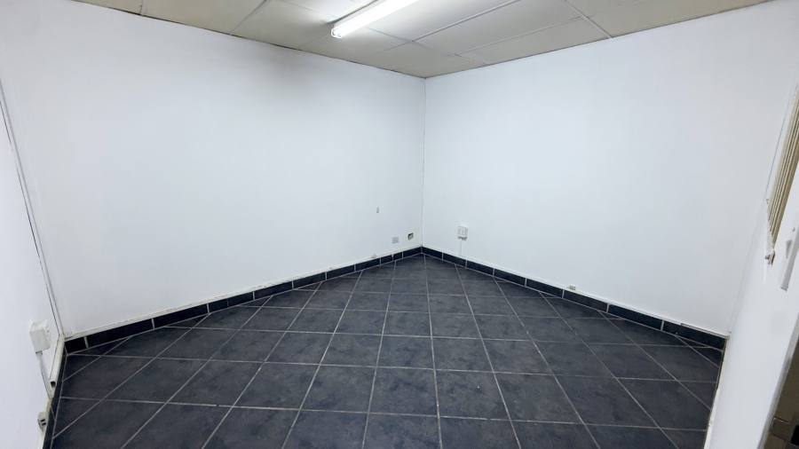 To Let Commercial Property for Rent in Briardene KwaZulu-Natal