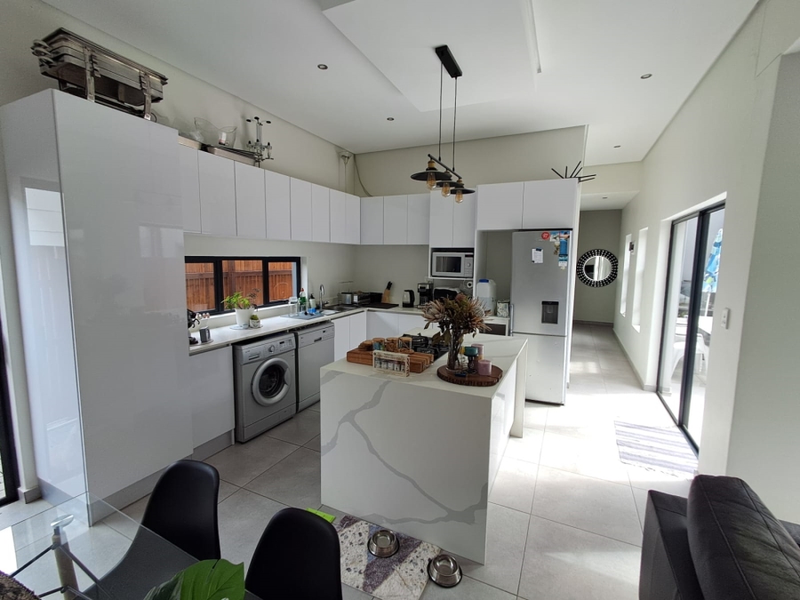 3 Bedroom Property for Sale in Palm Lakes Estate KwaZulu-Natal