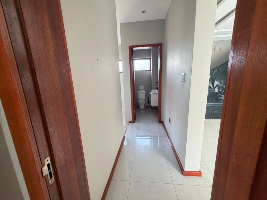 To Let 5 Bedroom Property for Rent in Hilltop Private Estate KwaZulu-Natal