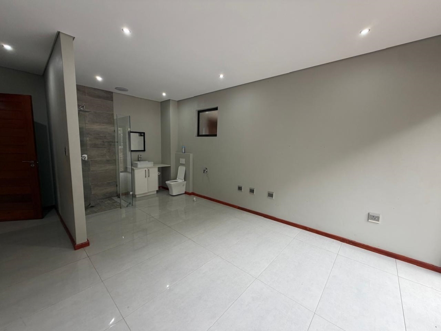 To Let 5 Bedroom Property for Rent in Hilltop Private Estate KwaZulu-Natal