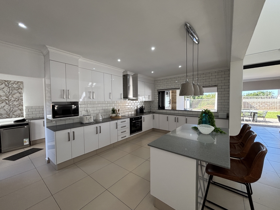 5 Bedroom Property for Sale in Zinkwazi Beach KwaZulu-Natal