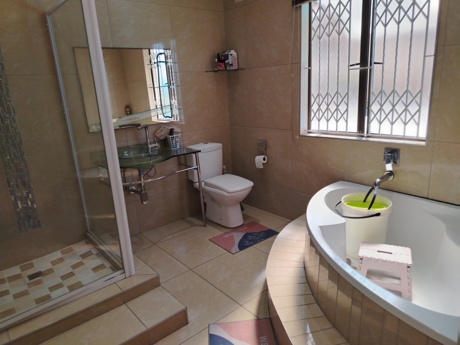 4 Bedroom Property for Sale in Bellair KwaZulu-Natal