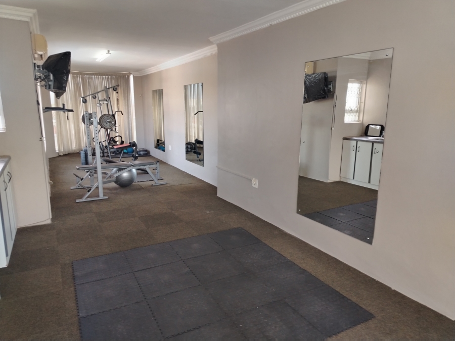 5 Bedroom Property for Sale in Brighton Beach KwaZulu-Natal