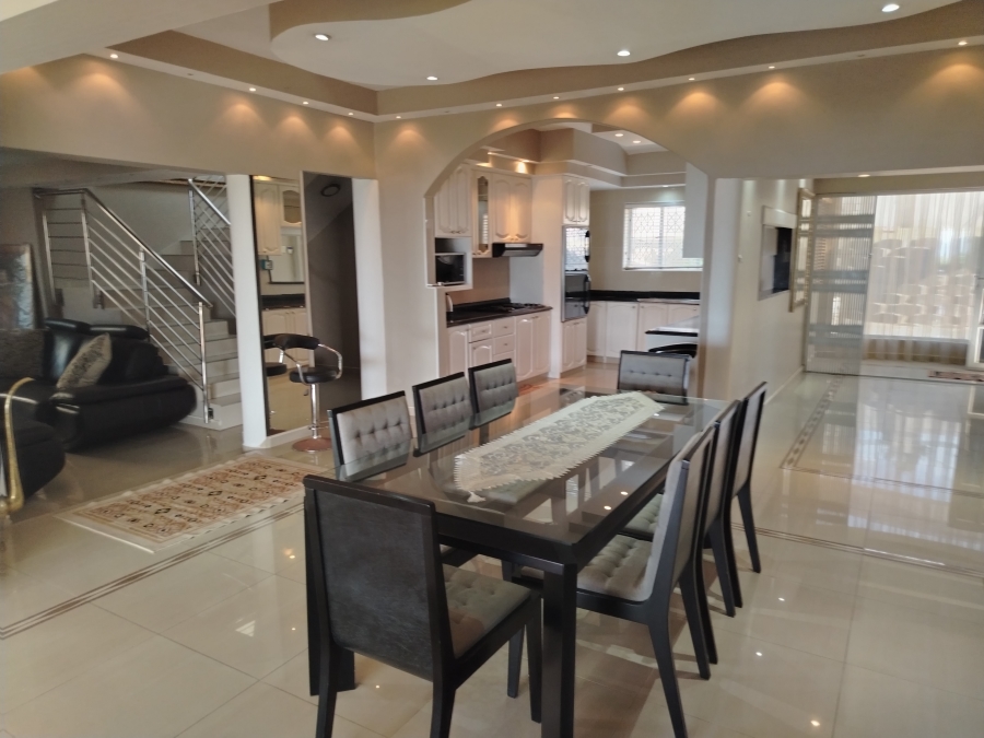 5 Bedroom Property for Sale in Brighton Beach KwaZulu-Natal
