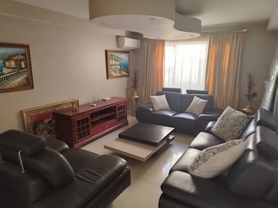 5 Bedroom Property for Sale in Brighton Beach KwaZulu-Natal