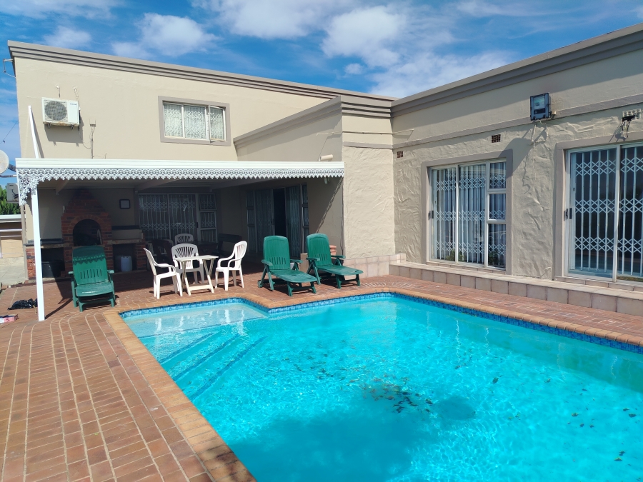 5 Bedroom Property for Sale in Brighton Beach KwaZulu-Natal