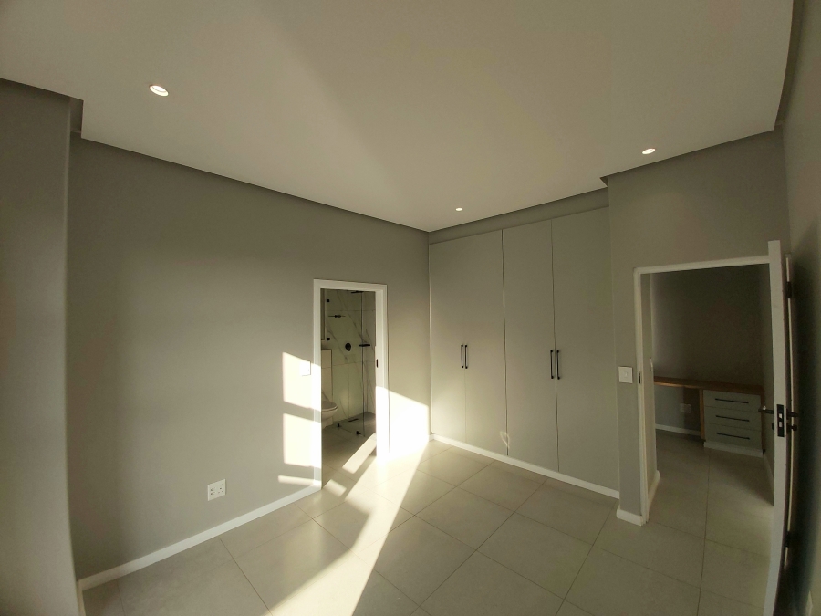 To Let 4 Bedroom Property for Rent in Palm Lakes Estate KwaZulu-Natal