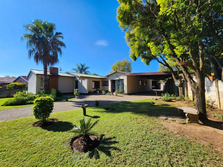 4 Bedroom Property for Sale in Pioneer Park KwaZulu-Natal