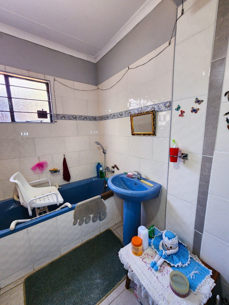 4 Bedroom Property for Sale in Pioneer Park KwaZulu-Natal