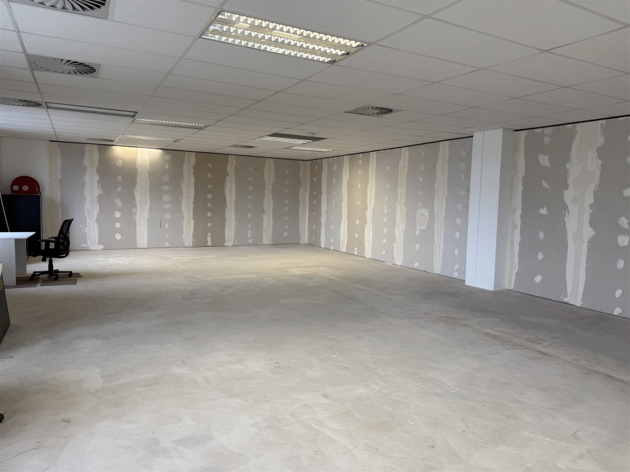 To Let Commercial Property for Rent in Umhlanga Ridge KwaZulu-Natal