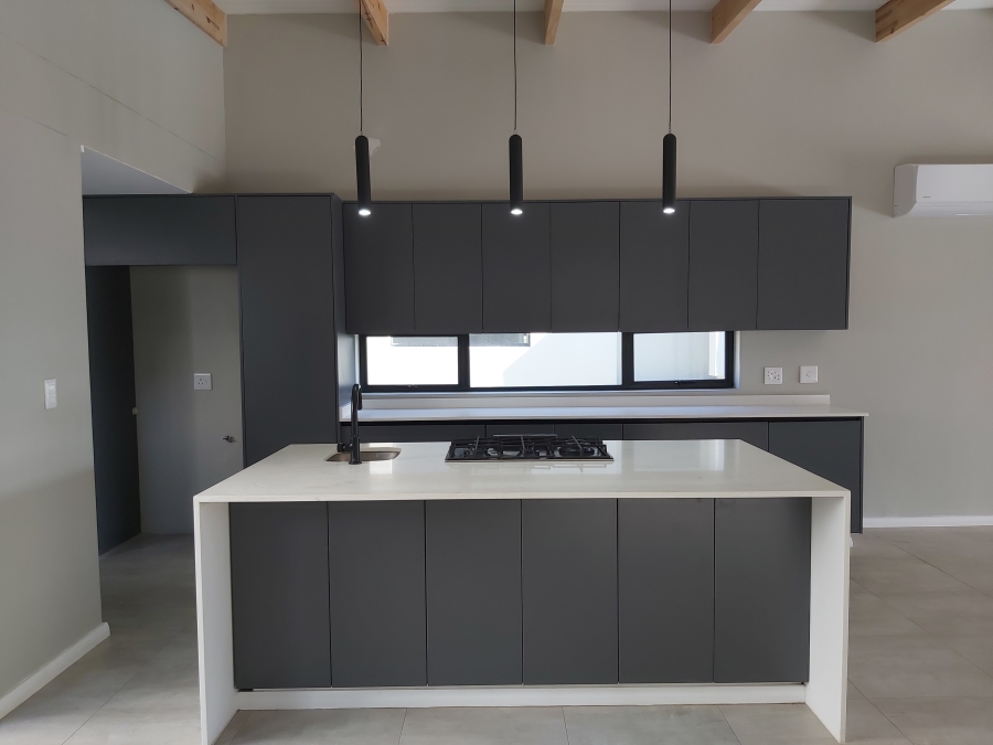 To Let 4 Bedroom Property for Rent in Palm Lakes Estate KwaZulu-Natal