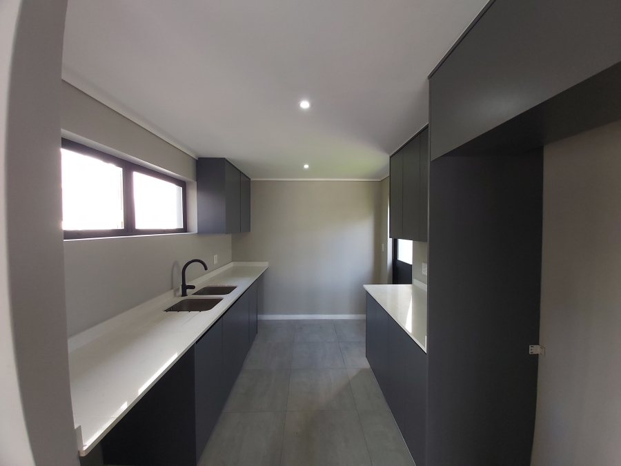 To Let 4 Bedroom Property for Rent in Palm Lakes Estate KwaZulu-Natal
