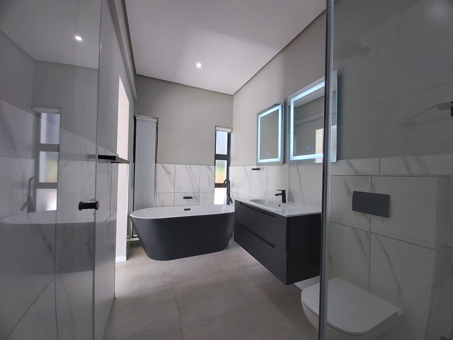 To Let 4 Bedroom Property for Rent in Palm Lakes Estate KwaZulu-Natal