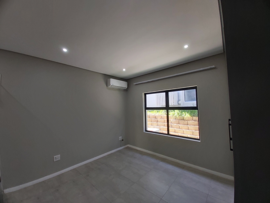 To Let 4 Bedroom Property for Rent in Palm Lakes Estate KwaZulu-Natal