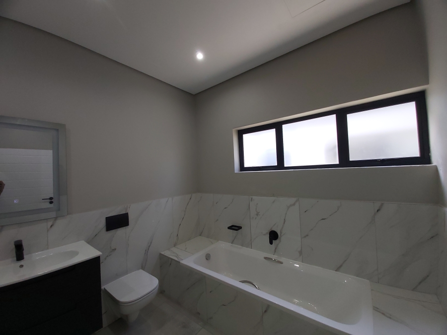 To Let 4 Bedroom Property for Rent in Palm Lakes Estate KwaZulu-Natal