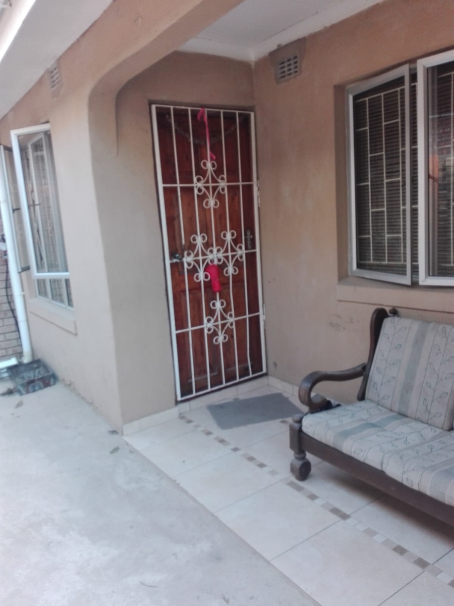 8 Bedroom Property for Sale in Shastri Park KwaZulu-Natal
