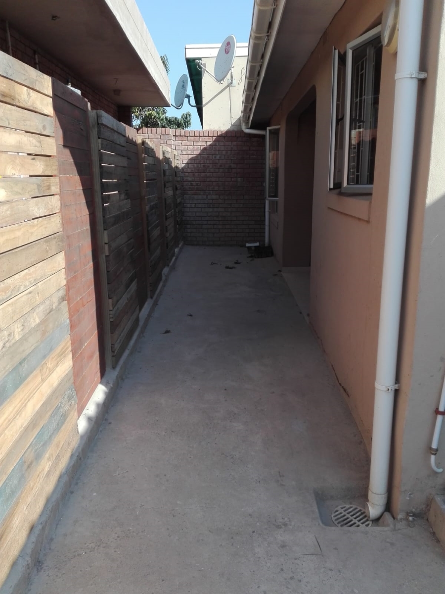 8 Bedroom Property for Sale in Shastri Park KwaZulu-Natal