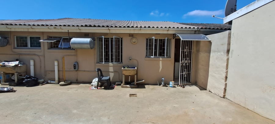 8 Bedroom Property for Sale in Shastri Park KwaZulu-Natal