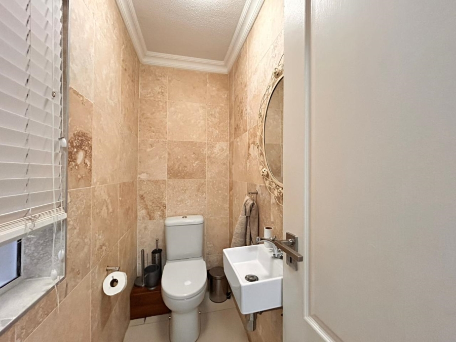 3 Bedroom Property for Sale in Tuzi Gazi KwaZulu-Natal