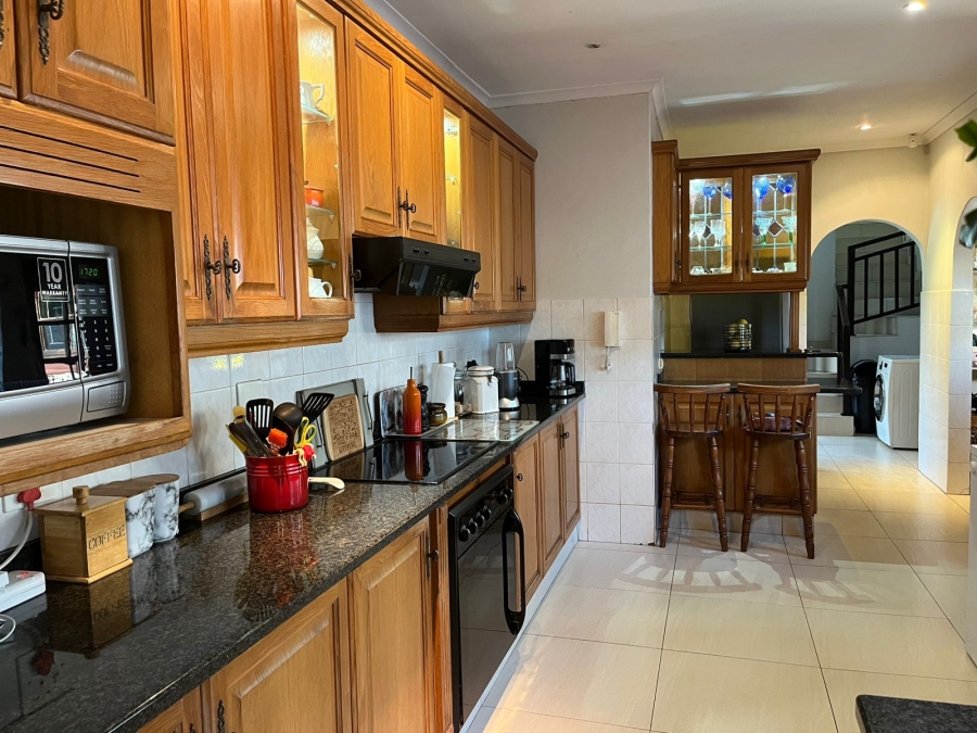 5 Bedroom Property for Sale in Forest Hills KwaZulu-Natal