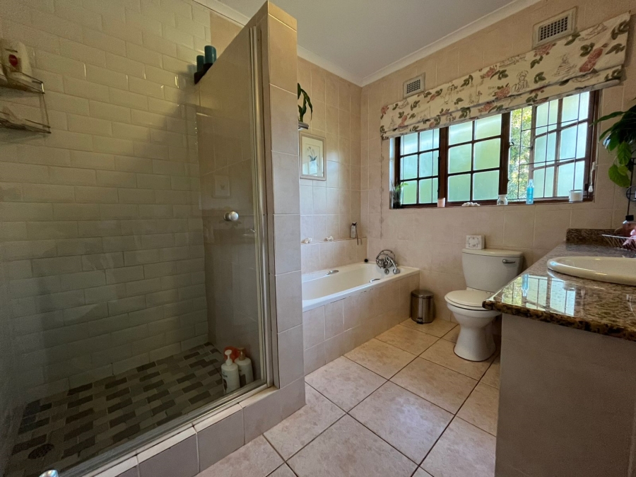 5 Bedroom Property for Sale in Forest Hills KwaZulu-Natal