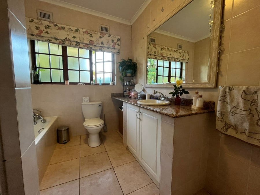 5 Bedroom Property for Sale in Forest Hills KwaZulu-Natal