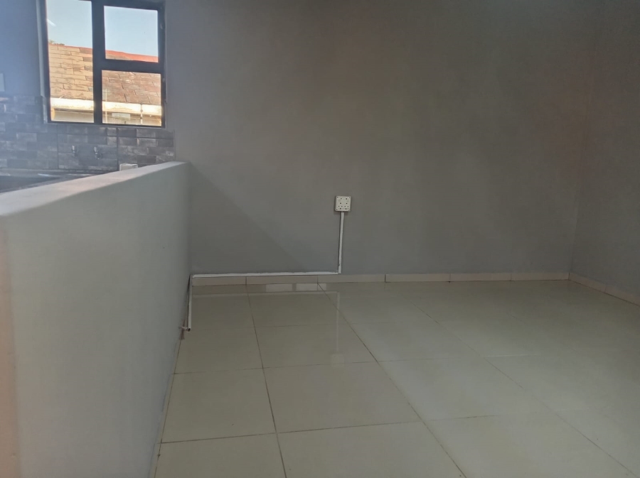 To Let 2 Bedroom Property for Rent in Fairview KwaZulu-Natal