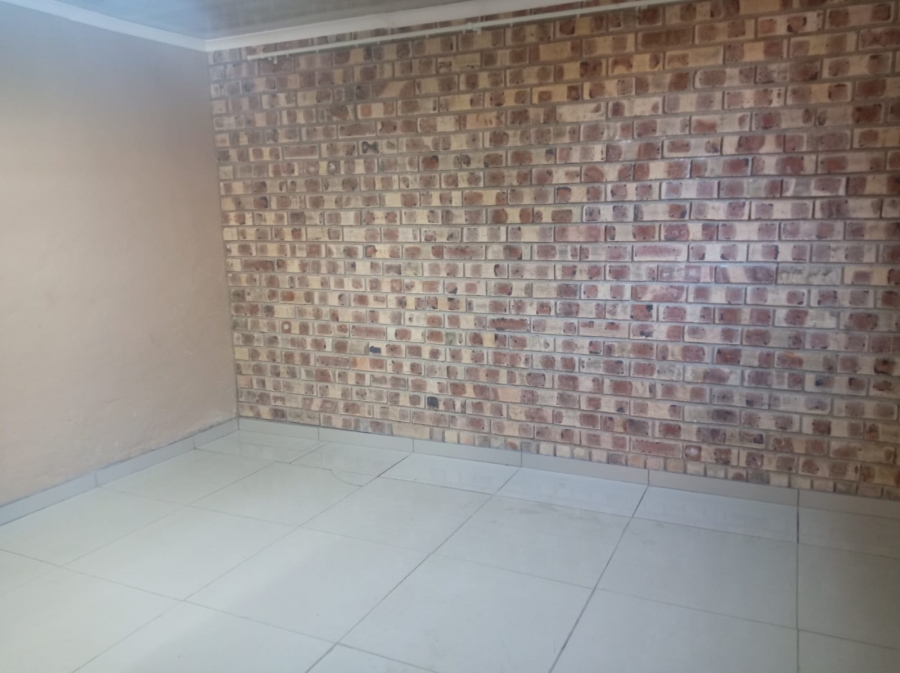 To Let 2 Bedroom Property for Rent in Fairview KwaZulu-Natal