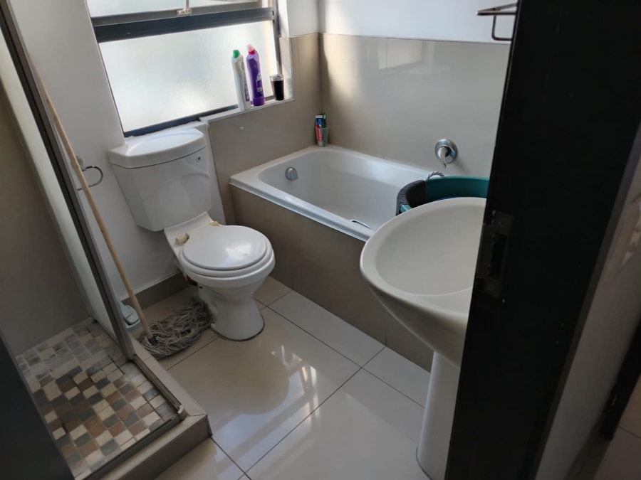 2 Bedroom Property for Sale in Essenwood KwaZulu-Natal