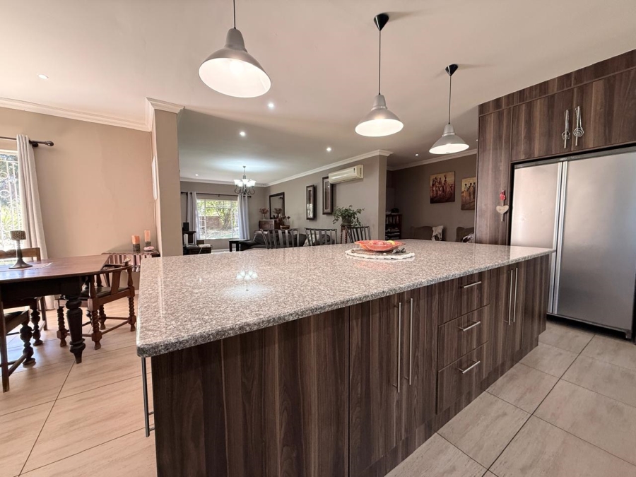 4 Bedroom Property for Sale in Aviary Hill KwaZulu-Natal