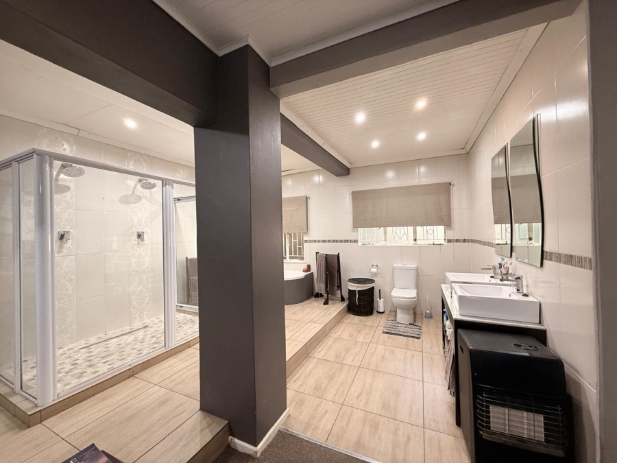 4 Bedroom Property for Sale in Aviary Hill KwaZulu-Natal