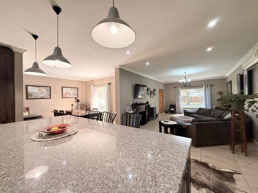 4 Bedroom Property for Sale in Aviary Hill KwaZulu-Natal