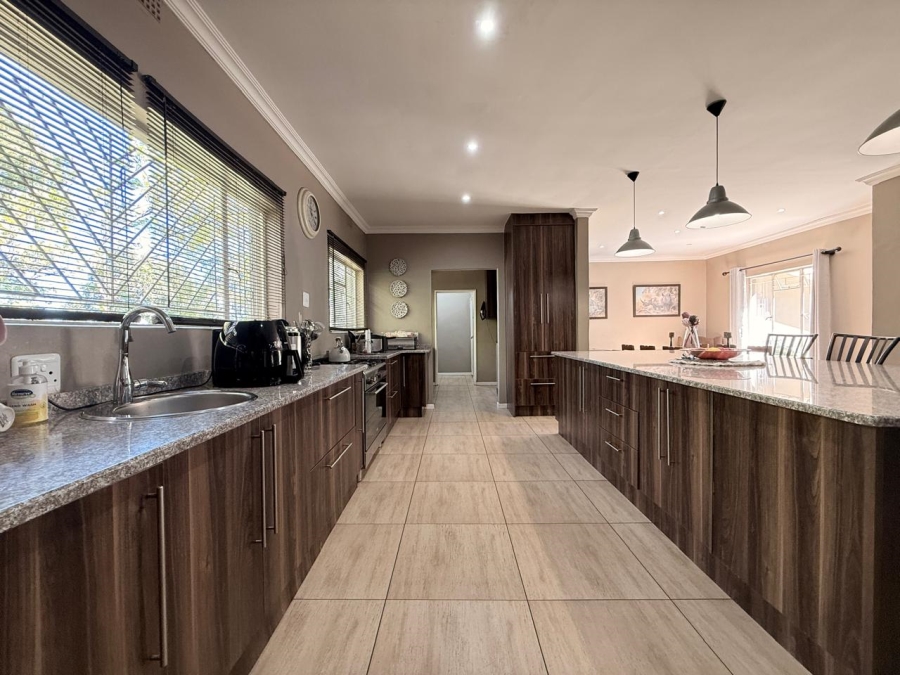 4 Bedroom Property for Sale in Aviary Hill KwaZulu-Natal