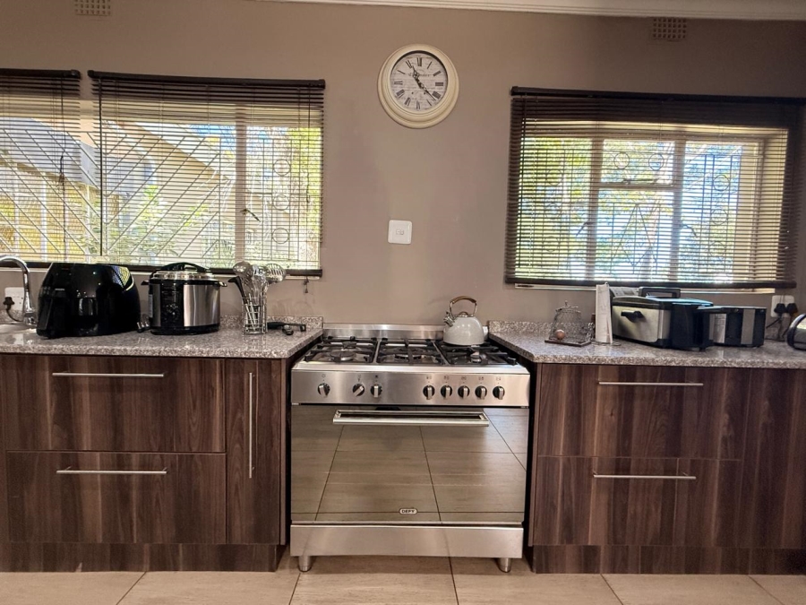 4 Bedroom Property for Sale in Aviary Hill KwaZulu-Natal