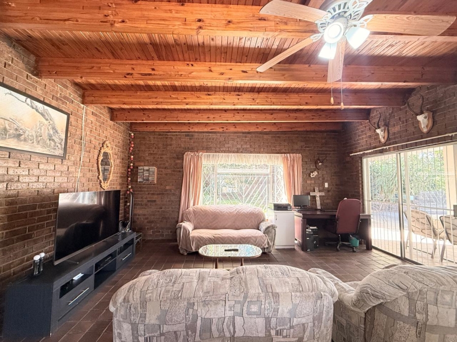 4 Bedroom Property for Sale in Aviary Hill KwaZulu-Natal