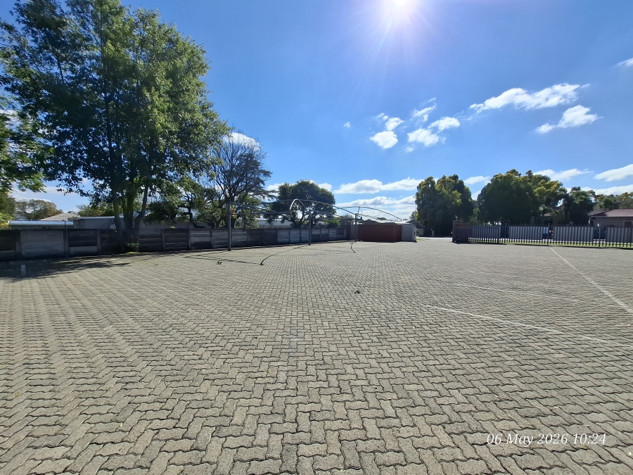 To Let Commercial Property for Rent in Newcastle KwaZulu-Natal