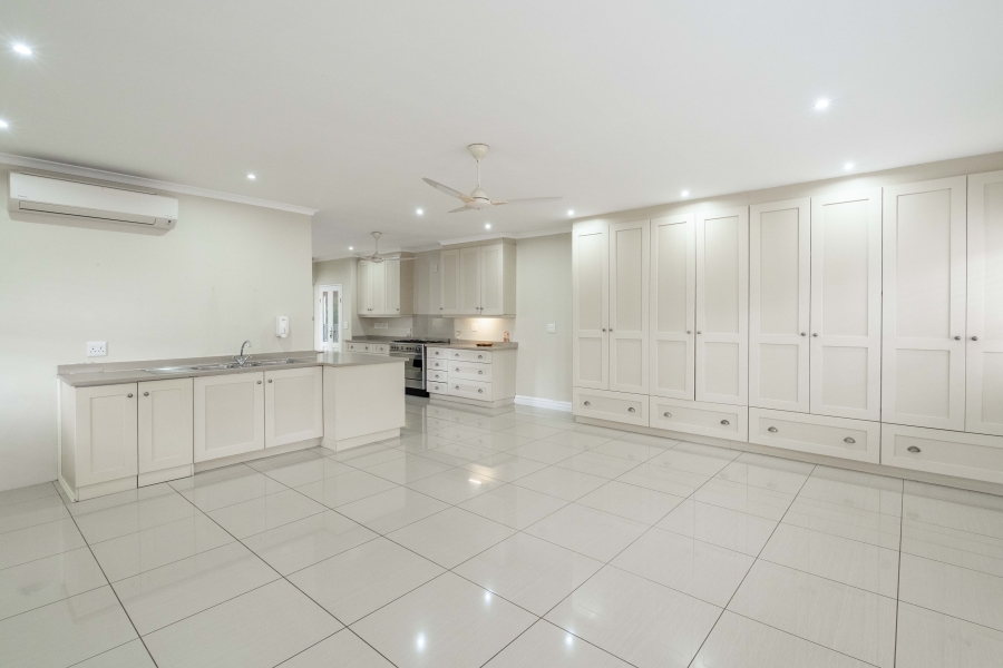 4 Bedroom Property for Sale in Kloof KwaZulu-Natal