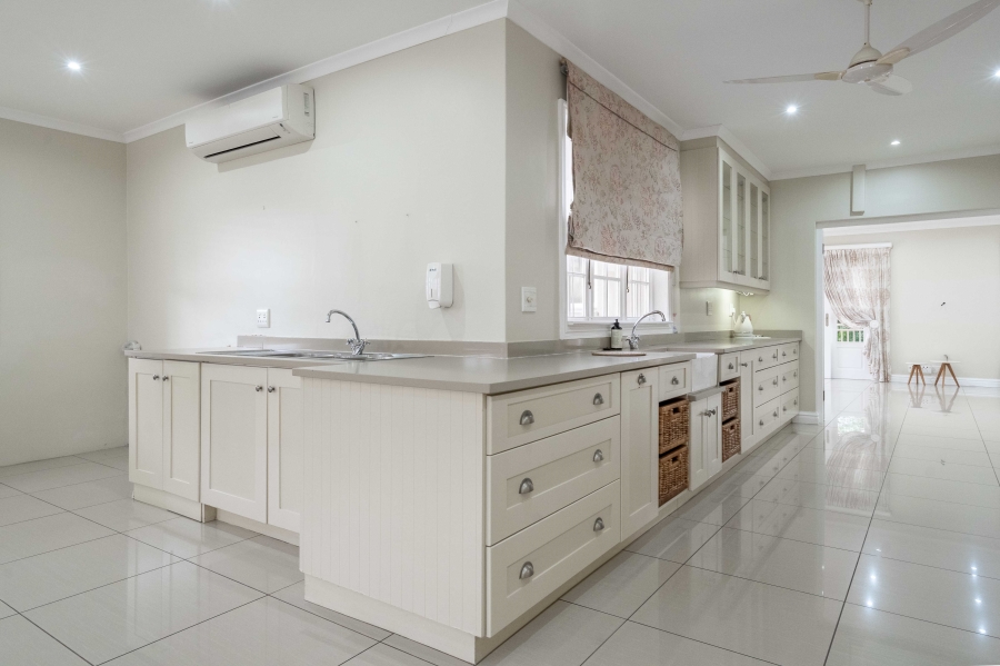 4 Bedroom Property for Sale in Kloof KwaZulu-Natal