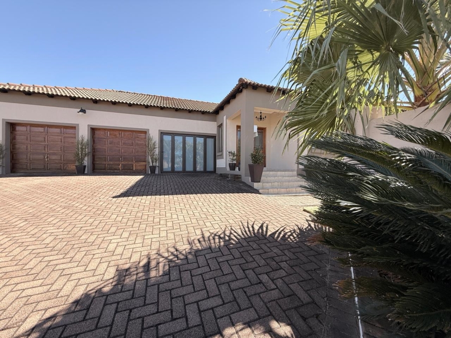 4 Bedroom Property for Sale in Schuinshoogte KwaZulu-Natal
