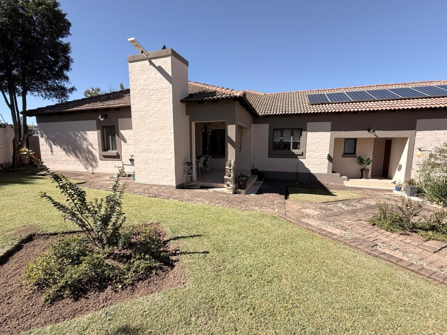 4 Bedroom Property for Sale in Schuinshoogte KwaZulu-Natal