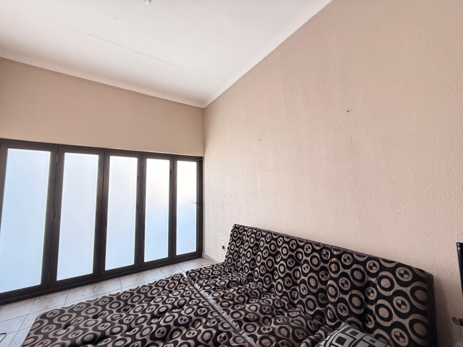 4 Bedroom Property for Sale in Schuinshoogte KwaZulu-Natal