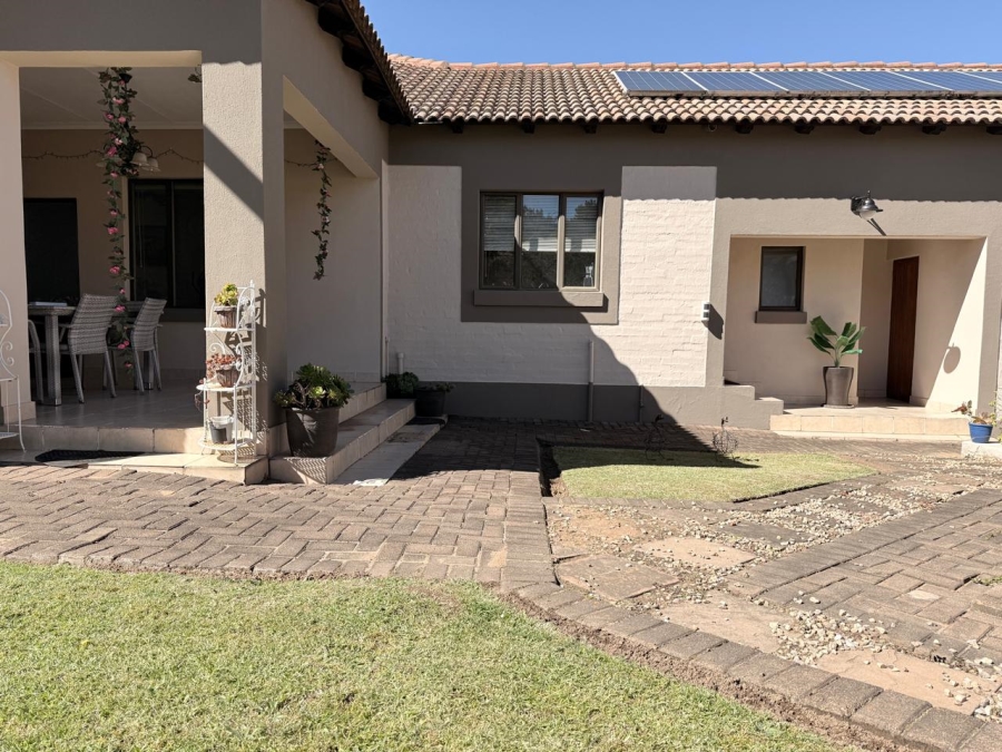 4 Bedroom Property for Sale in Schuinshoogte KwaZulu-Natal