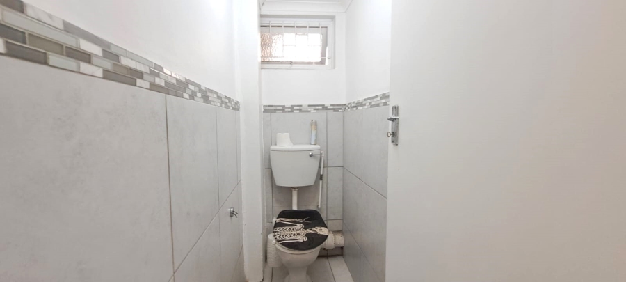 2 Bedroom Property for Sale in Glenwood KwaZulu-Natal