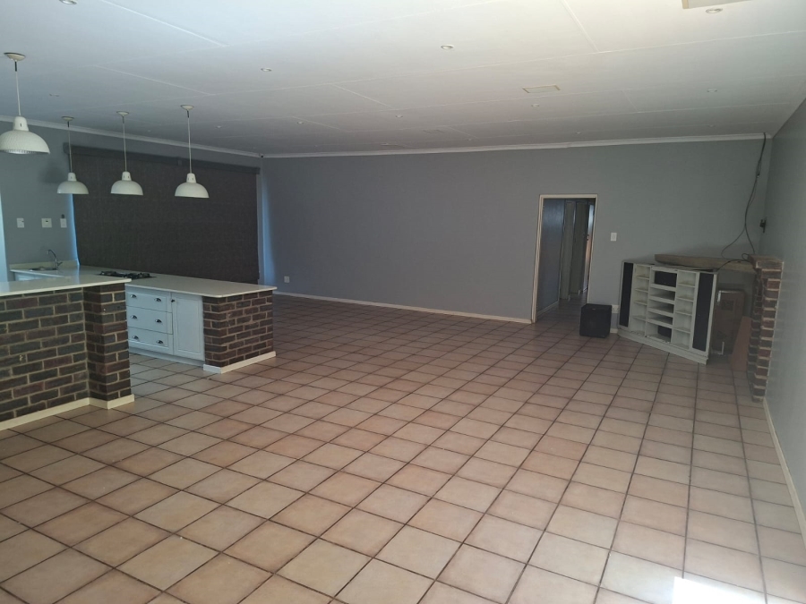 4 Bedroom Property for Sale in Signal Hill KwaZulu-Natal